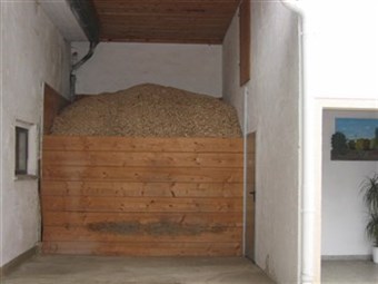 Garage som bruges til flis lager
